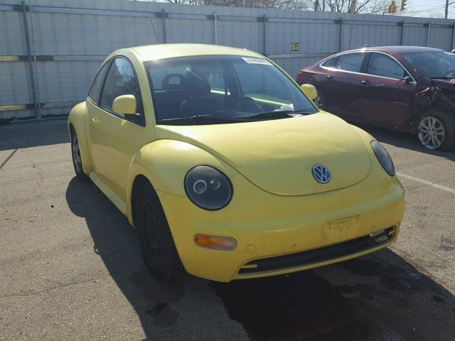 3VWBB61C1WM045174 - 1998 VOLKSWAGEN NEW BEETLE 黄色 照片 1