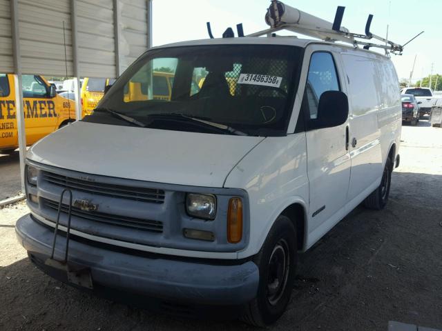 1GCFG25W2X1079674 - 1999 CHEVROLET EXPRESS G2 WHITE photo 2