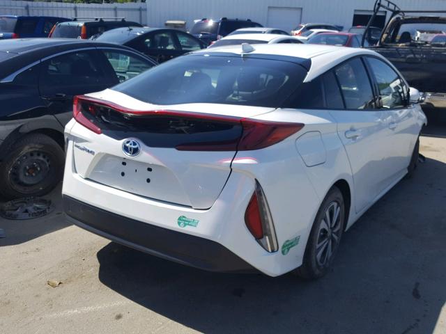 JTDKARFP4H3012886 - 2017 TOYOTA PRIUS PRIM თეთრი ფოტო 4