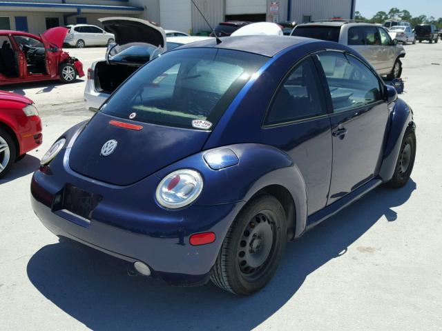 3VWCP21C92M439045 - 2002 VOLKSWAGEN NEW BEETLE 蓝色 照片 4