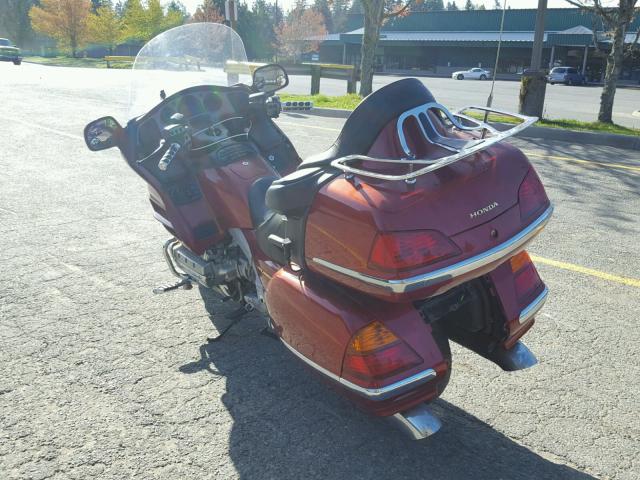 1HFSC47072A103898 - 2002 HONDA GL1800 MAROON photo 3