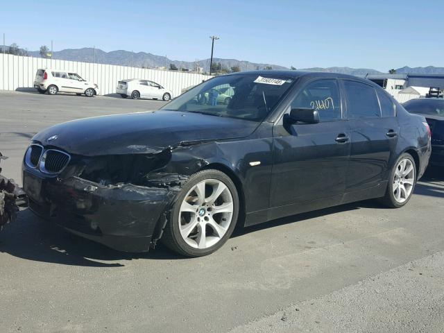 WBANB33515CN63411 - 2005 BMW 545 I BLACK photo 2