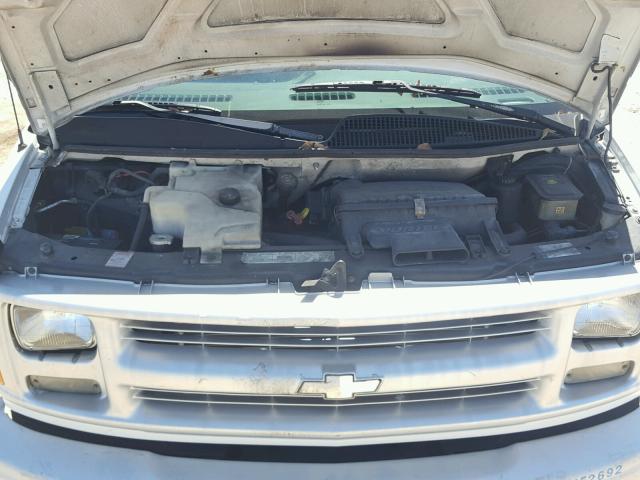 1GCFG25W1Y1260265 - 2000 CHEVROLET EXPRESS G2 WHITE photo 7