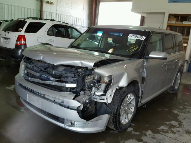 2FMEK62C79BB08004 - 2009 FORD FLEX SEL SILVER photo 2