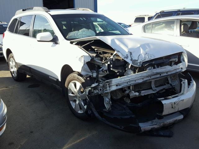 4S4BRDKC0B2320452 - 2011 SUBARU OUTBACK 3. WHITE photo 1