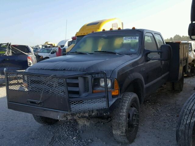 1FDAW57F91EA56173 - 2001 FORD F550 SUPER BLACK photo 2