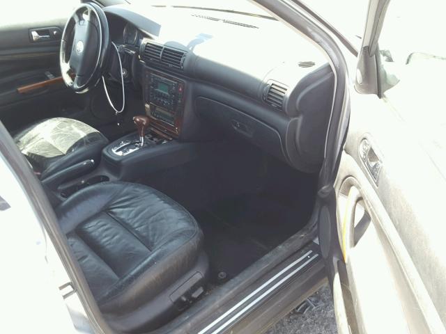 WVWYH63B93E157030 - 2003 VOLKSWAGEN PASSAT GLX 银色 照片 5