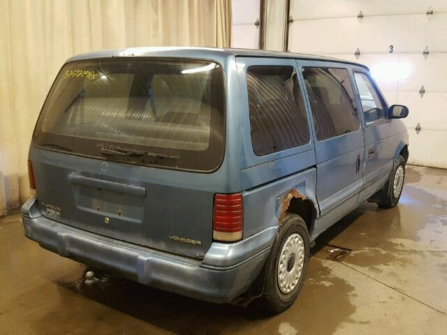2P4GH2530SR104708 - 1995 PLYMOUTH VOYAGER BLUE photo 4