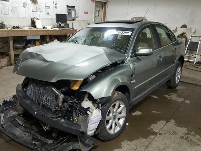 WVWPD63B74E068100 - 2004 VOLKSWAGEN PASSAT GLS GREEN photo 2