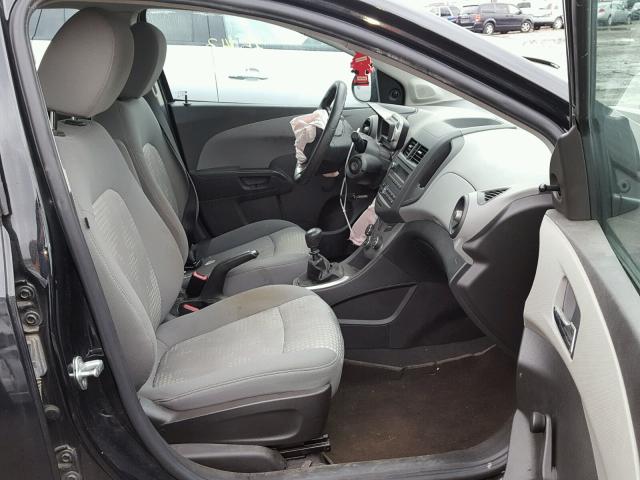 1G1JB6SGXD4166884 - 2013 CHEVROLET SONIC LS 黑色 照片 5