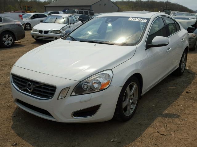 YV1622FSXC2131934 - 2012 VOLVO S60 T5 WHITE photo 2