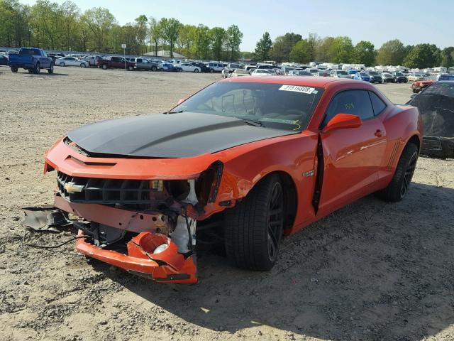 2G1FT1EW6D9188838 - 2013 CHEVROLET CAMARO 2SS ORANGE photo 2