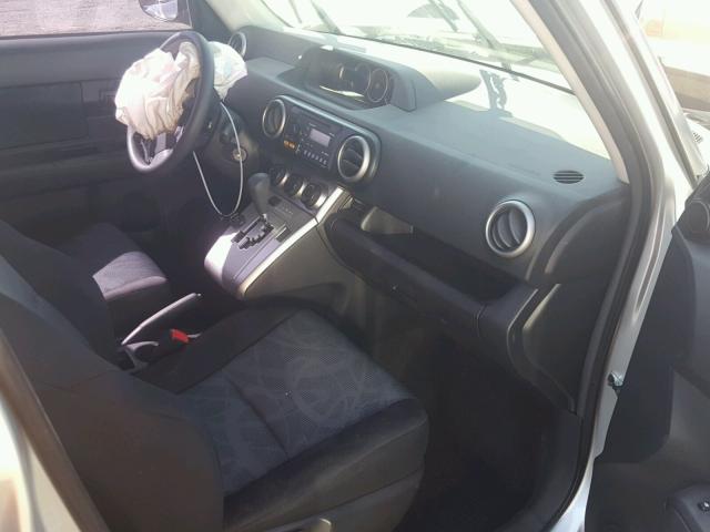 JTLZE4FE3CJ001570 - 2012 TOYOTA SCION XB SILVER photo 5