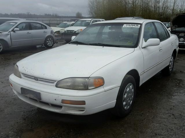 JT2BG12K0T0377529 - 1996 TOYOTA CAMRY DX WHITE photo 2