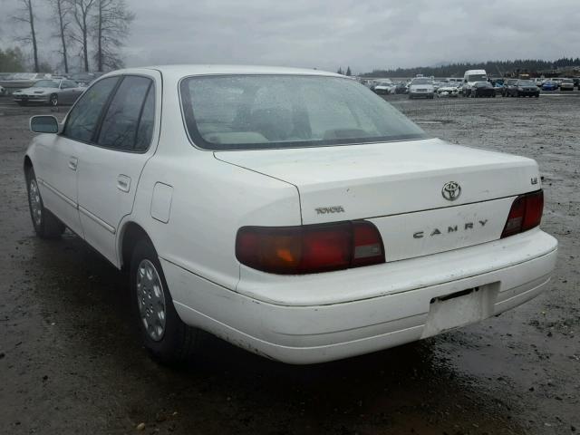 JT2BG12K0T0377529 - 1996 TOYOTA CAMRY DX WHITE photo 3