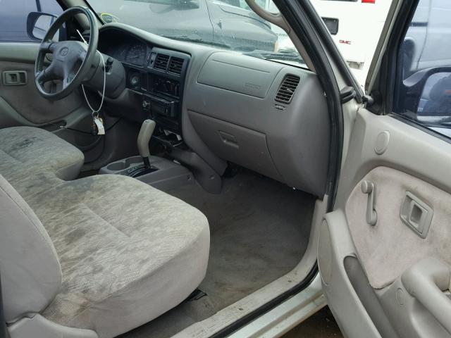 5TENL42N31Z768148 - 2001 TOYOTA TACOMA SILVER photo 5