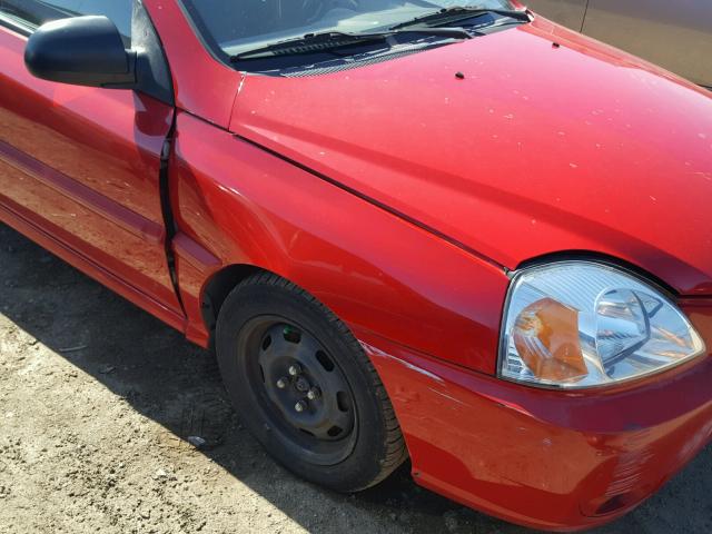 KNADC125856391519 - 2005 KIA RIO RED photo 9