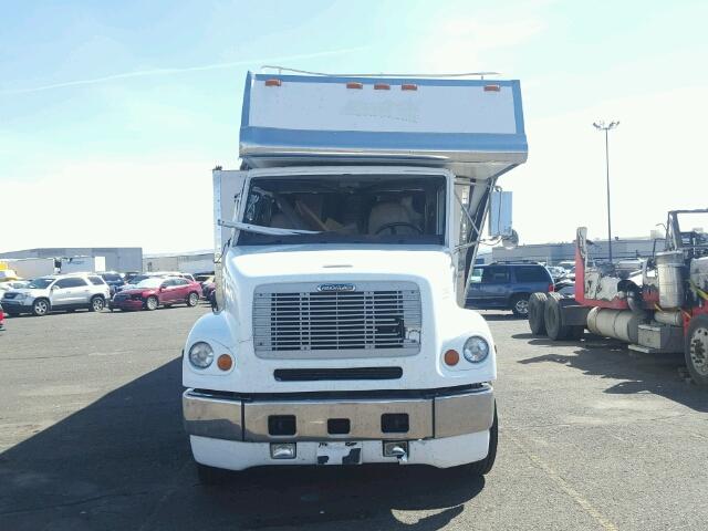 1FVABGAS23HJ17869 - 2003 FREIGHTLINER MEDIUM CON WHITE photo 9