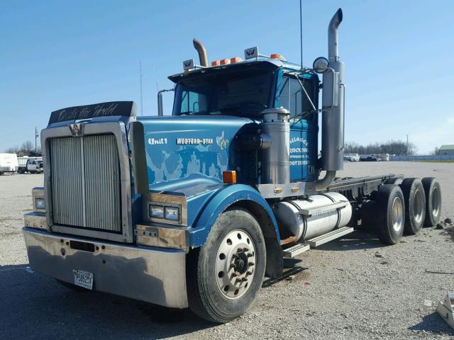 2WKPDCCH4RK933077 - 1994 WESTERN STAR/AUTO CAR CONVENTION GREEN photo 2