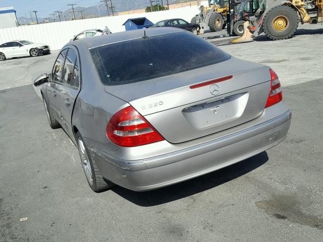 WDBUF65J35A607675 - 2005 MERCEDES-BENZ E 320 SILVER photo 3