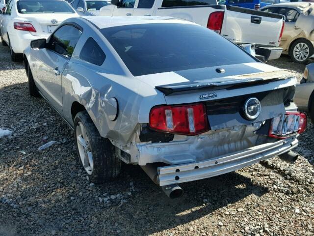 1ZVBP8CH9A5137038 - 2010 FORD MUSTANG GT SILVER photo 3