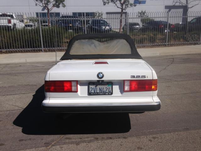 WBABB2312MEC23877 - 1991 BMW 325 IC AUT WHITE photo 5