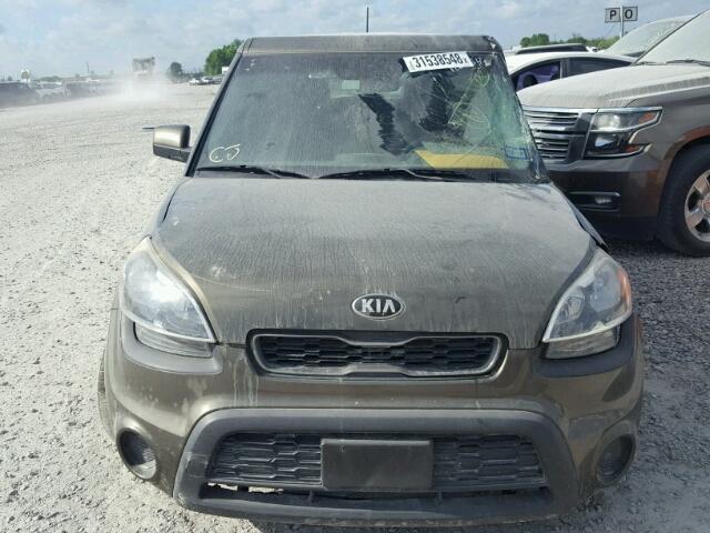 KNDJT2A5XD7570120 - 2013 KIA SOUL GREEN photo 9