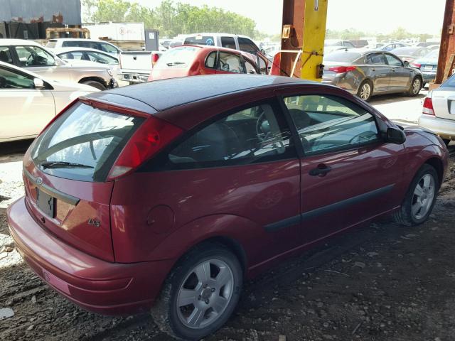 3FAFP31373R133560 - 2003 FORD FOCUS ZX3 RED photo 4