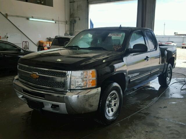 1GCRKSEA3DZ368561 - 2013 CHEVROLET SILVERADO BLACK photo 2