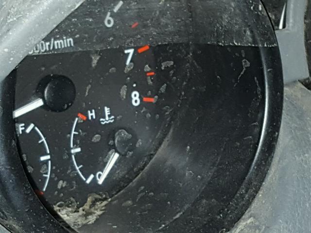 KL1TJ52624B210867 - 2004 CHEVROLET AVEO LS RED photo 8