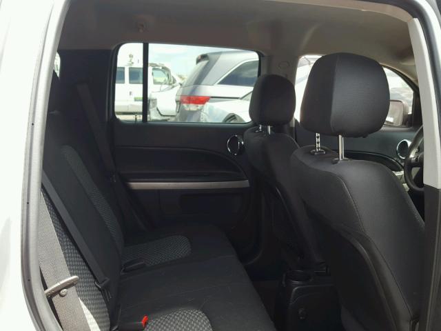 3GNBAADBXAS570709 - 2010 CHEVROLET HHR LS SILVER photo 6
