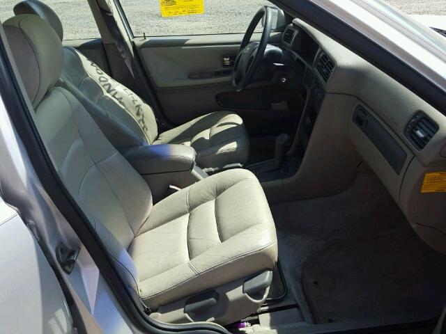 YV1LS5543W1478359 - 1998 VOLVO S70 SILVER photo 5