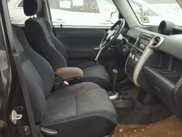 JTLKT324764080176 - 2006 TOYOTA SCION XB BLACK photo 5