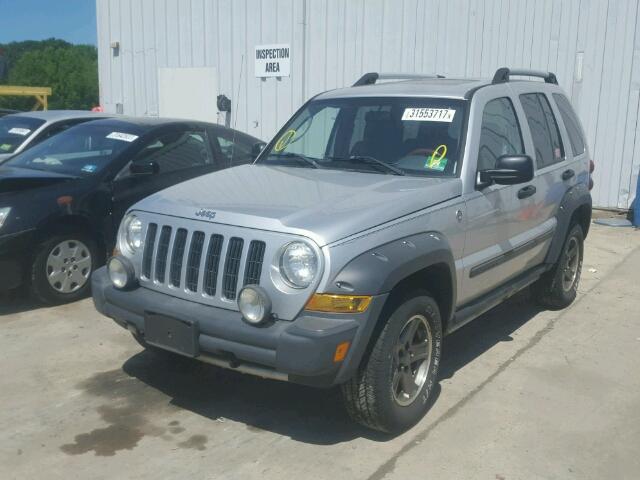1J4GL38K75W523981 - 2005 JEEP LIBERTY RE SILVER photo 2