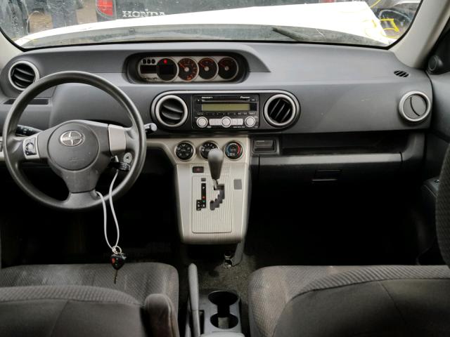 JTLKE50E991082454 - 2009 TOYOTA SCION XB WHITE photo 9