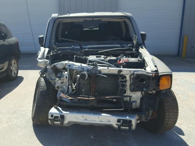 5GTEN13EX88173745 - 2008 HUMMER H3 SILVER photo 9