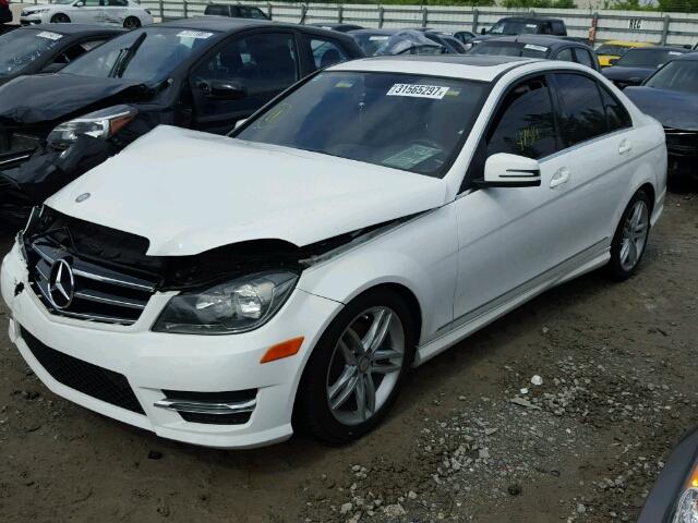 WDDGF4HB6EG228471 - 2014 MERCEDES-BENZ C 250 WHITE photo 2