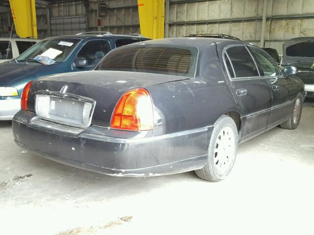 1LNHM81W26Y615891 - 2006 LINCOLN TOWN CAR S BLACK photo 4