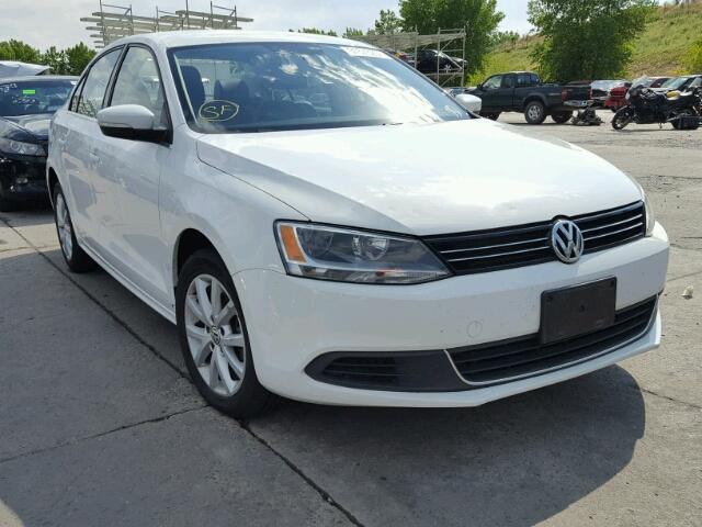 3VWD07AJ5EM359587 - 2014 VOLKSWAGEN JETTA SE WHITE photo 1