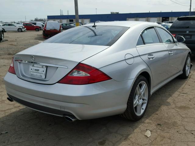 WDDDJ75X96A023606 - 2006 MERCEDES-BENZ CLS 500C SILVER photo 4