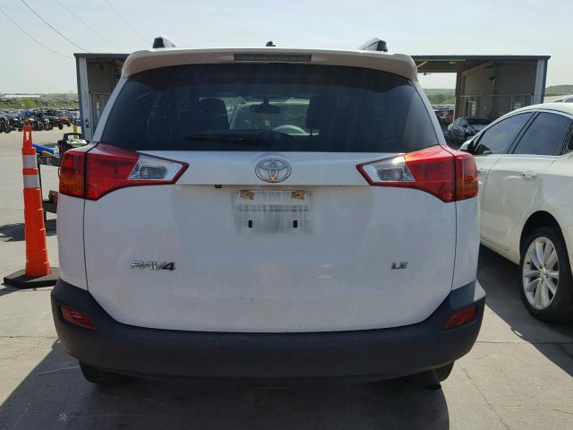 JTMZFREV3FJ042342 - 2015 TOYOTA RAV4 LE WHITE photo 9