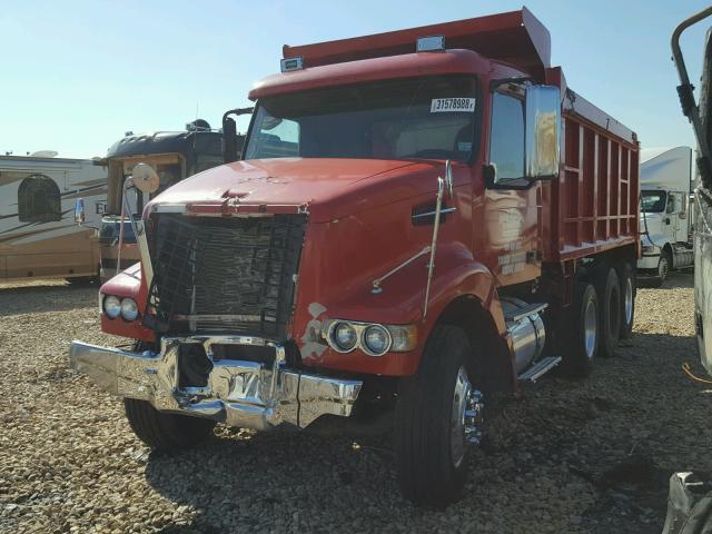 4V5K99GH86N442907 - 2006 VOLVO VHD RED photo 2