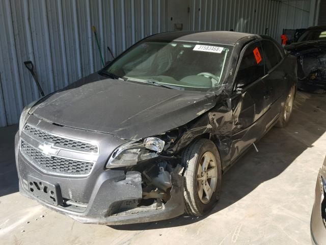 1G11B5SA9DF131117 - 2013 CHEVROLET MALIBU LS 灰色 照片 2