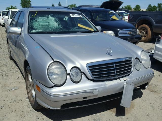 WDBJF70JX2B410945 - 2002 MERCEDES-BENZ E 430 SILVER photo 1