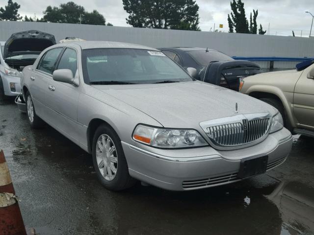 2LNHM82V39X617952 - 2009 LINCOLN TOWN CAR S SILVER photo 1