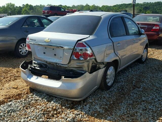 KL1TD56658B248505 - 2008 CHEVROLET AVEO BASE SILVER photo 4