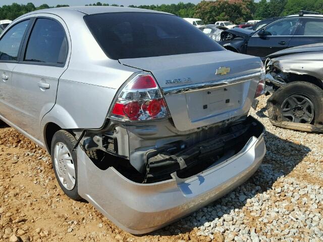 KL1TD56658B248505 - 2008 CHEVROLET AVEO BASE SILVER photo 9