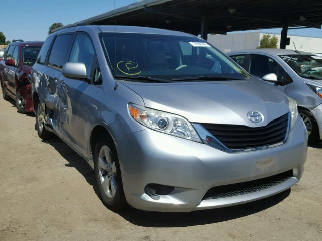 5TDKK3DC3CS179273 - 2012 TOYOTA SIENNA LE WHITE photo 1