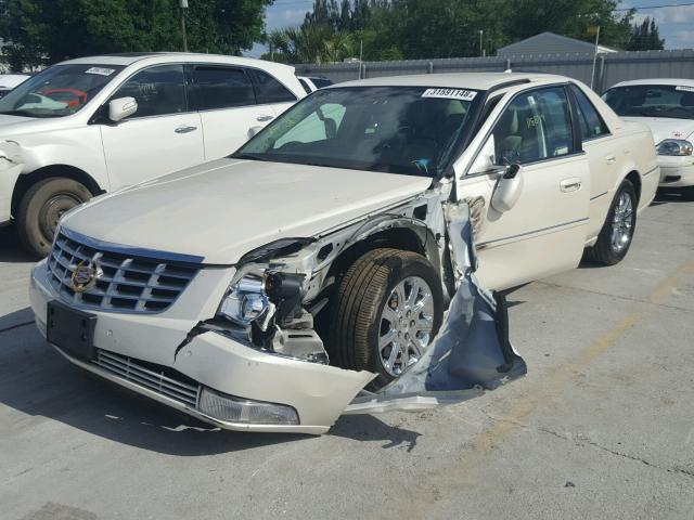 1G6KD57Y59U115630 - 2009 CADILLAC DTS WHITE photo 2