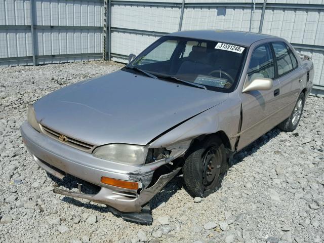 4T1BG12K6TU810444 - 1996 TOYOTA CAMRY DX GOLD photo 2